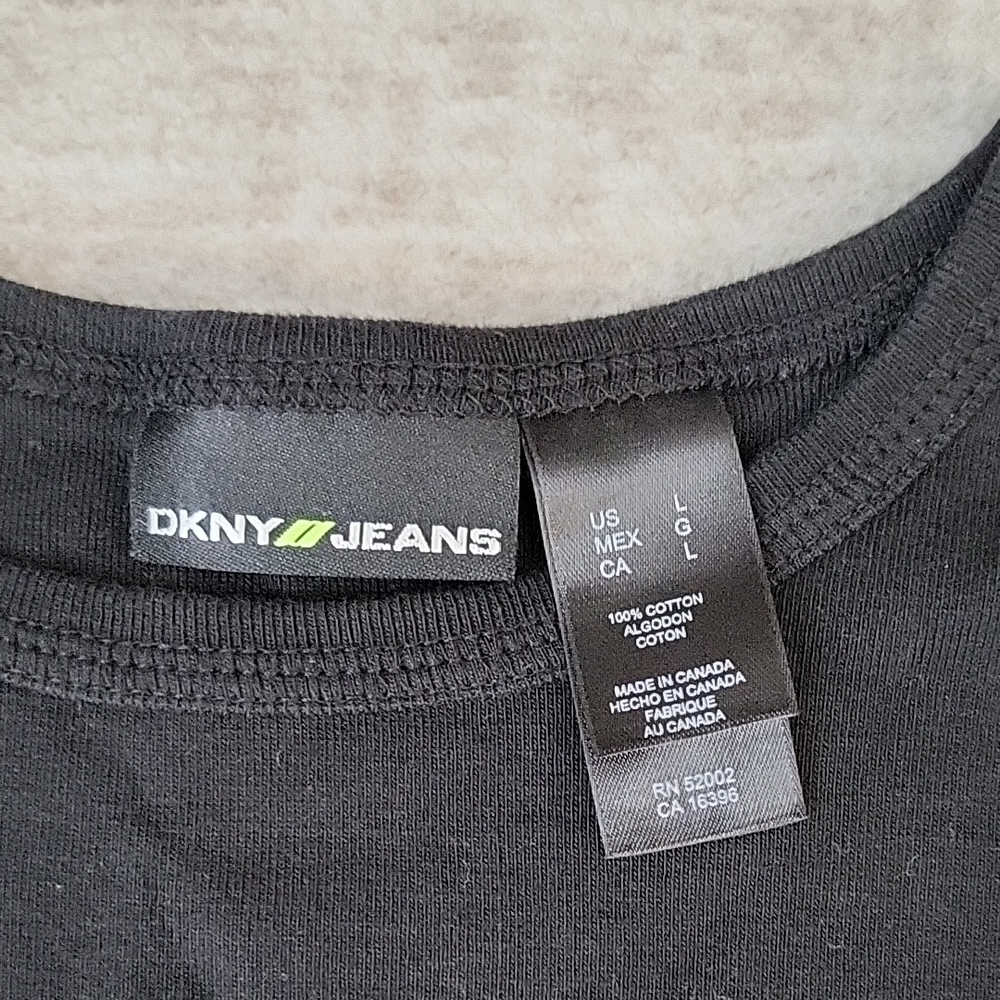 DKNY Jeans Black T-Shirt - Picture 2 of 3